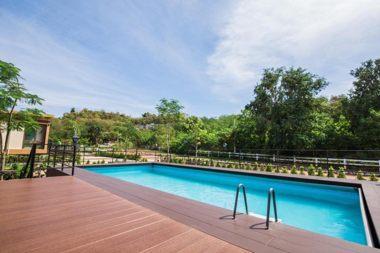 The X10 Private Pool Villa & Resort Khao Yai Mu Si Εξωτερικό φωτογραφία