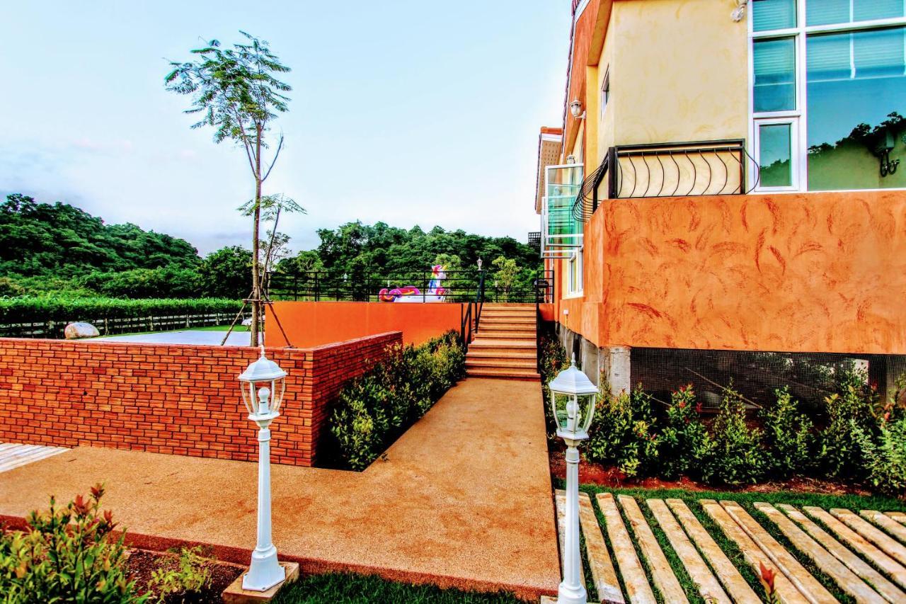 The X10 Private Pool Villa & Resort Khao Yai Mu Si Εξωτερικό φωτογραφία