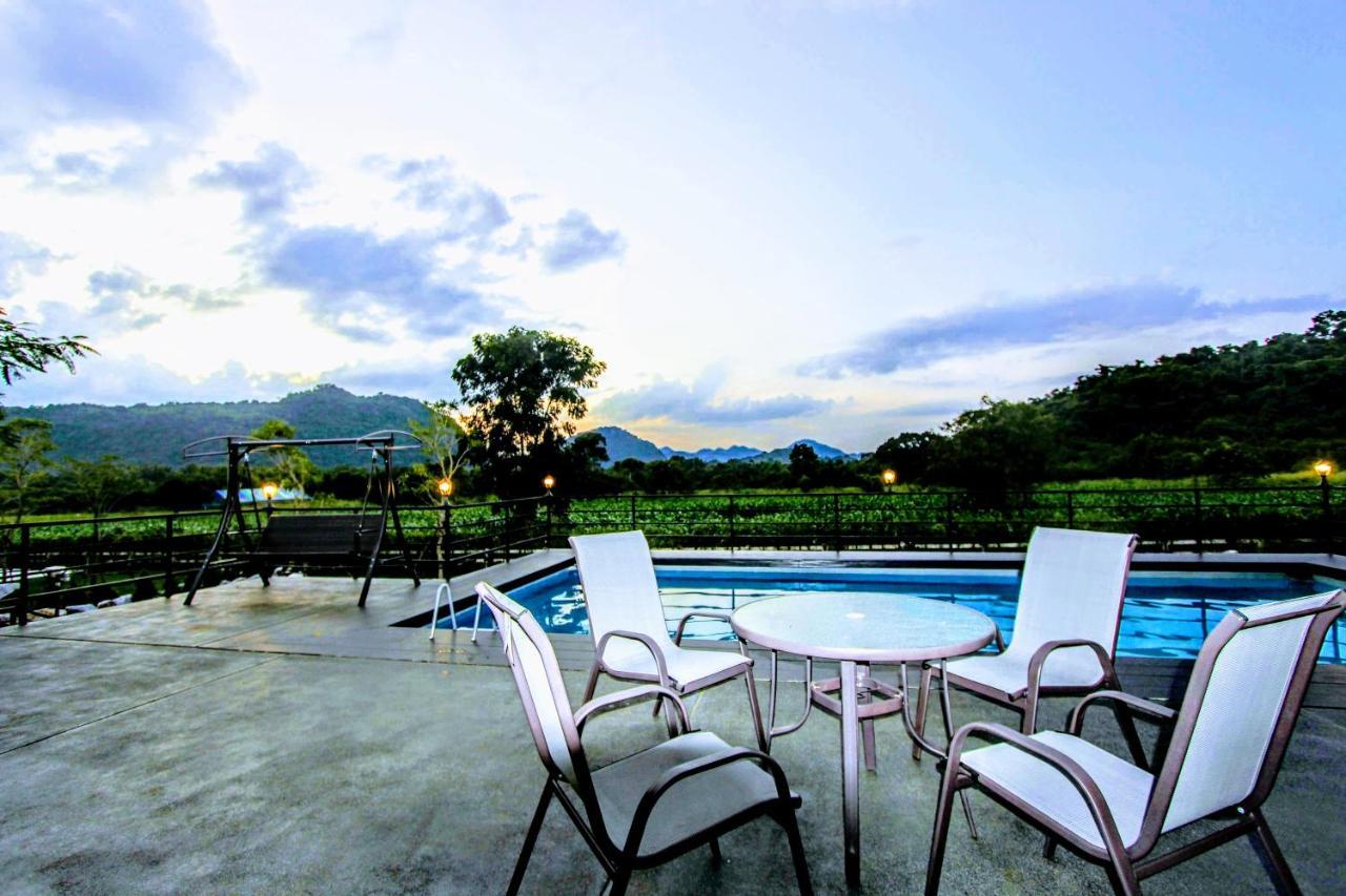 The X10 Private Pool Villa & Resort Khao Yai Mu Si Εξωτερικό φωτογραφία