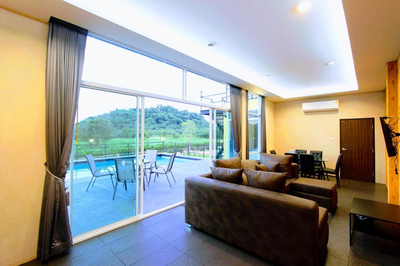 The X10 Private Pool Villa & Resort Khao Yai Mu Si Εξωτερικό φωτογραφία